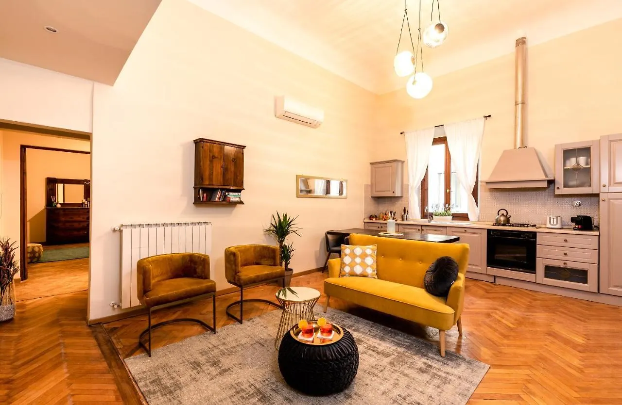 Florentine Palazzo,4 Bedrooms,Historic Center Apt Florence Apartment
