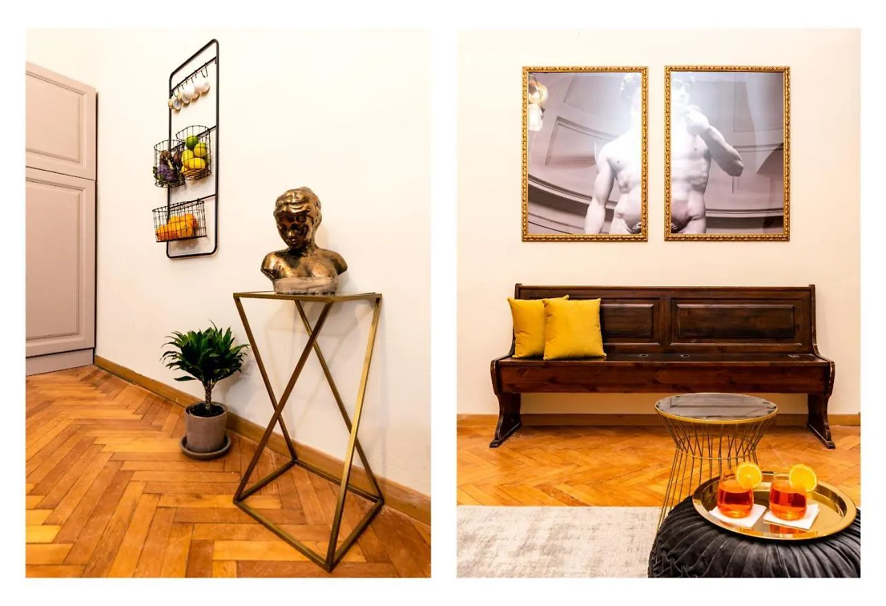 Apartment Florentine Palazzo,4 Bedrooms,Historic Center Apt Florence